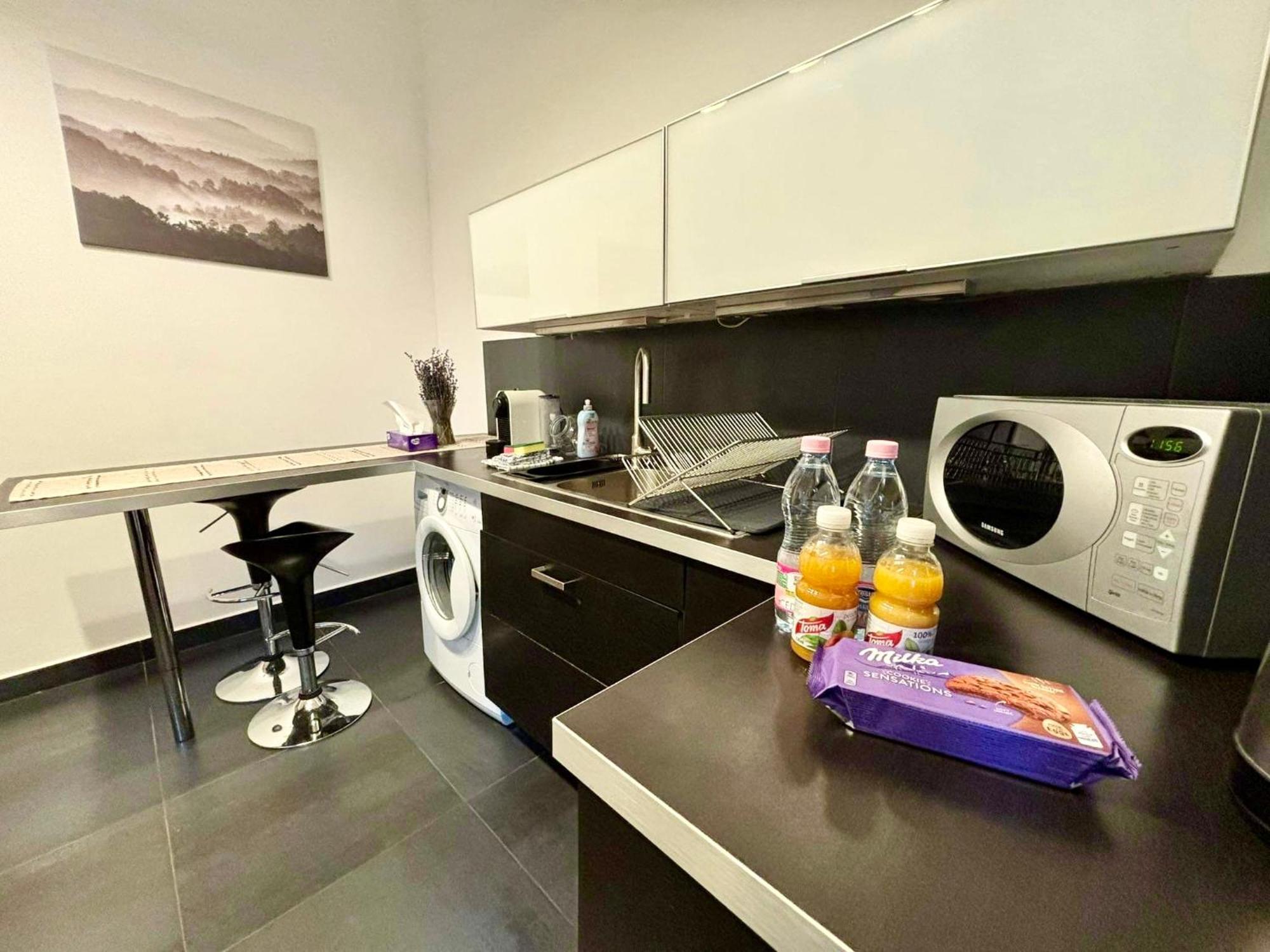 Alice Apartment - Andrassy Street บูดาเปสต์ ภายนอก รูปภาพ